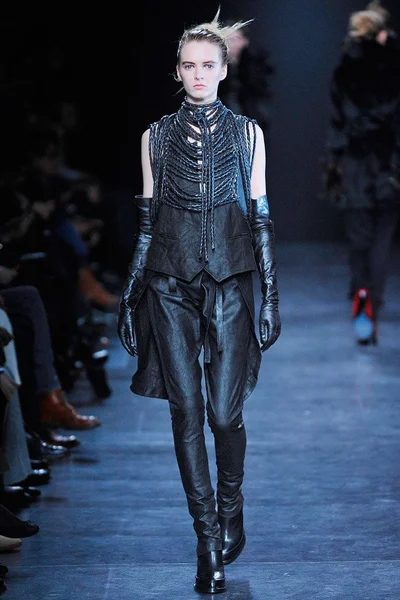 Look 23